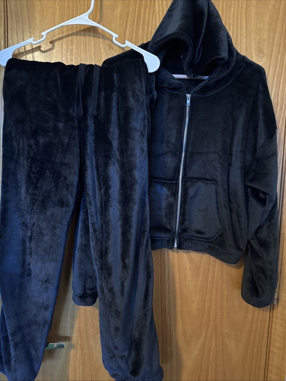 Hippie Rose Juniors 2 piece Plush Hooded Jacket & Joggers Size Medium SO SOFT !